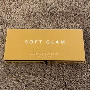 ABH Soft Glam eyeshadow palette